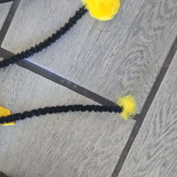 Get‎ Ready for Halloween – Rubie’s Girls Bumblebee Costume w/ Wings H17 - Picture 2 of 8